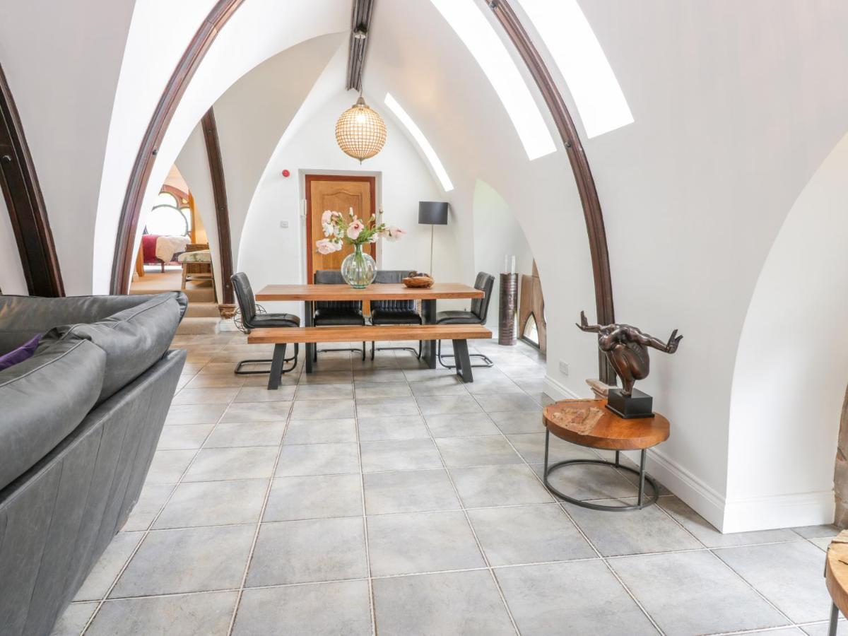 Penthouse St Mary'S Church Moffat Exterior photo